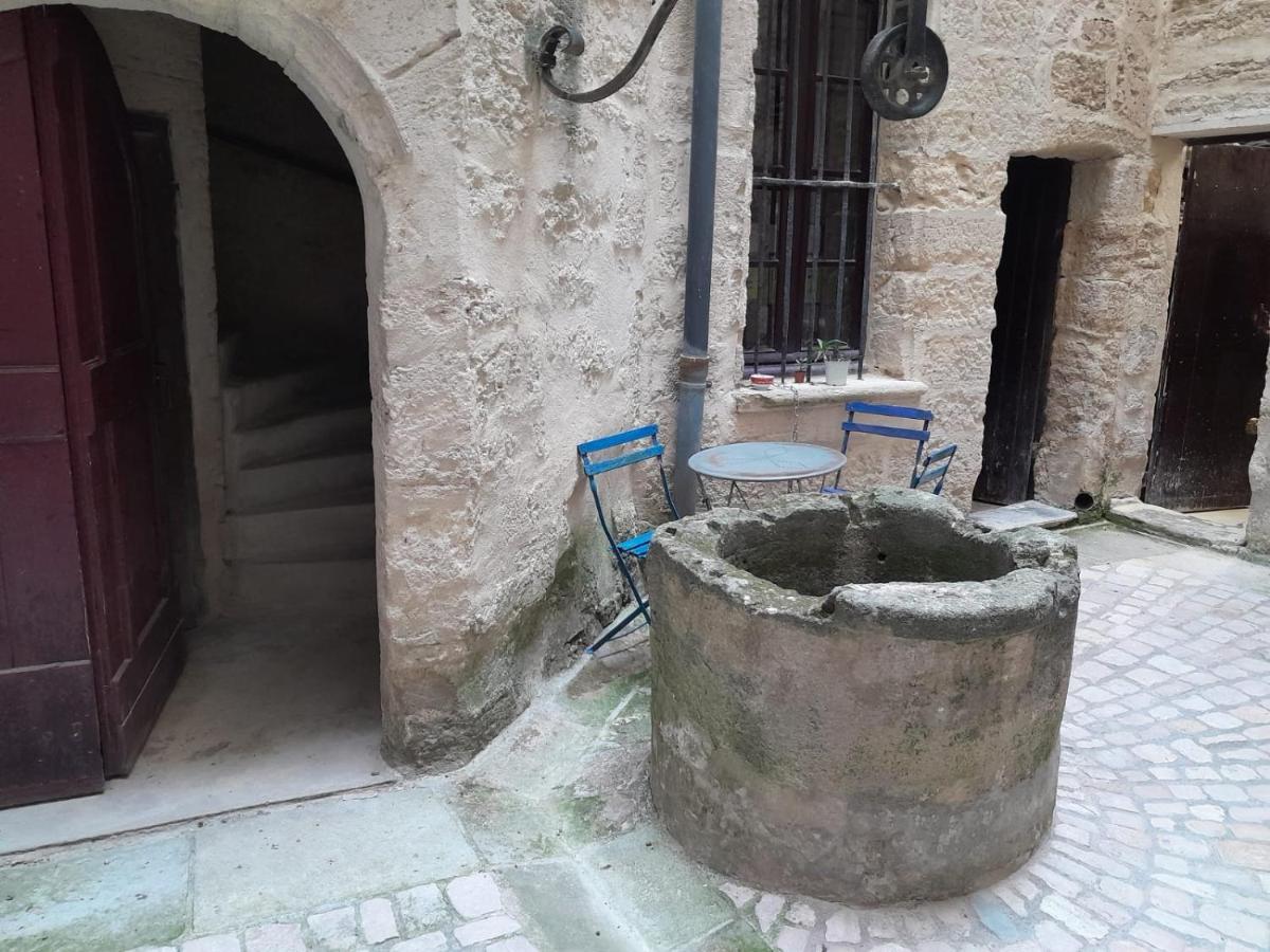 Petit Cocon En Plein Centre Historique D'Uzes - Place Aux Herbes En Zone Pietonniere 外观 照片